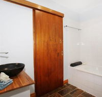 BEACH SHOPS  FABULOUS VACATION HOME - Broome Tourism