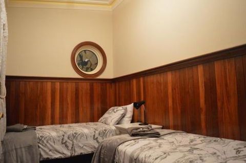 Gargoyle Lodge - Broome Tourism 5