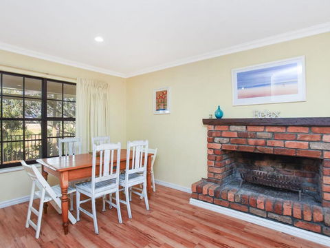 By The Beach 30 Jetty Road - Broome Tourism 1