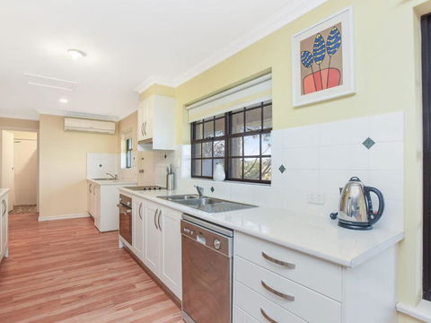 By The Beach 30 Jetty Road - Broome Tourism 2