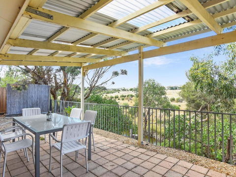 By The Beach 30 Jetty Road - Broome Tourism 3