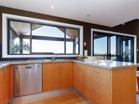 Venabu On Garuwa 20 Garuwa Street Spectacular House With Fabulous Views - Broome Tourism 5