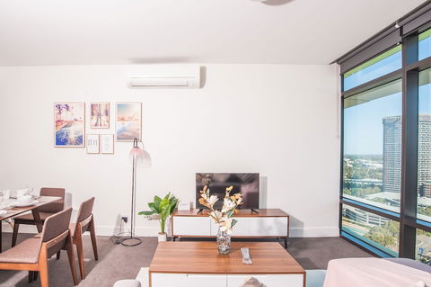 Luxury 2bed2bath APT @opaltower +view - Broome Tourism 3