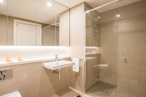 Luxury 2bed2bath APT @opaltower +view - Broome Tourism 1