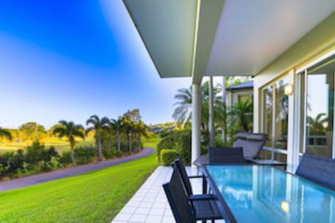 Daydream On The Greens - Broome Tourism 0
