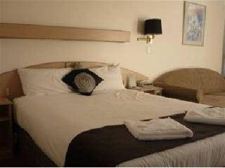 Hallmark Inn At Tamworth - Broome Tourism 1