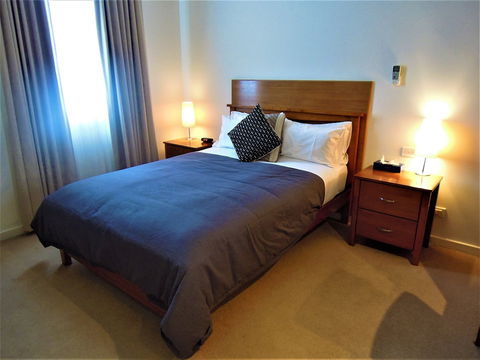 Plough Hotel - Broome Tourism 6