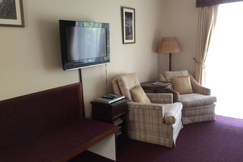 The Noble Grape Guesthouse - Broome Tourism 3