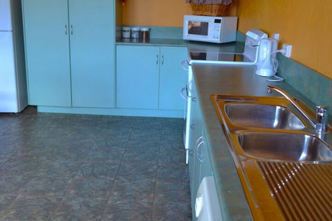 Cape Bridgewater Sea View Lodge - Broome Tourism 6