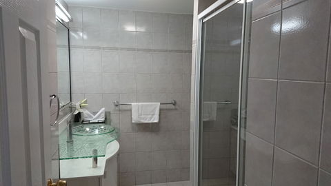 Surfers Hawaiian Holiday Apartments - Broome Tourism 5