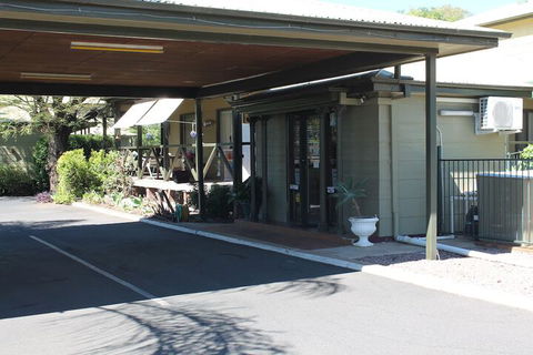 Lake Forbes Motel - Broome Tourism 2