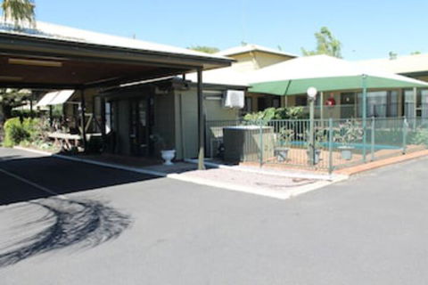 Lake Forbes Motel - Broome Tourism 0