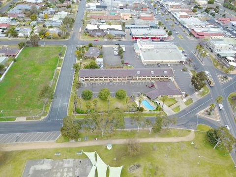 Lakeview Motel - Broome Tourism 1