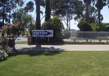 Lakeview Motel - Broome Tourism 3