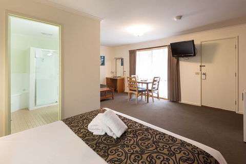 Advance Motel - Broome Tourism 4