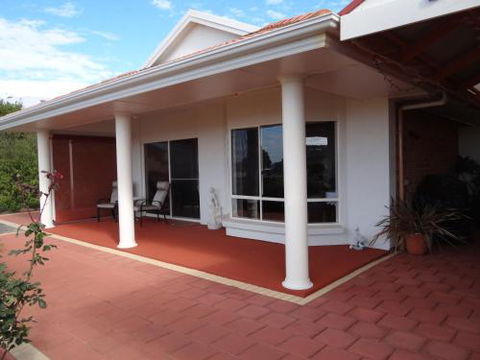 Close Encounters Bed & Breakfast - Broome Tourism 0