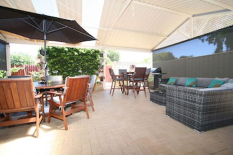 Safety Bay Guest House - Broome Tourism 0