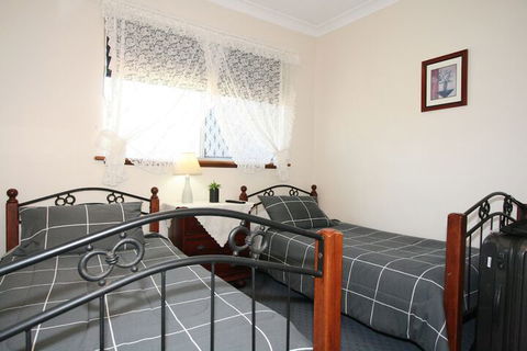 Safety Bay Guest House - Broome Tourism 5