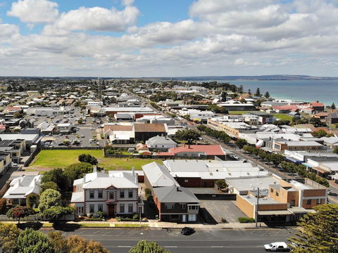 Annesley House - Broome Tourism 1