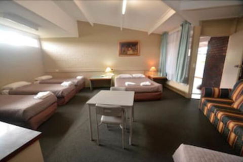 Parkview Motor Inn Parkes - Broome Tourism 3