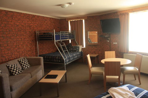 Merrijig Motor Inn Resort - Broome Tourism 4