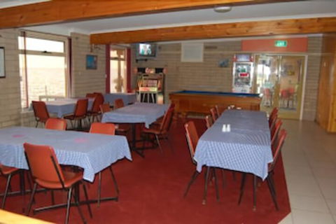 Meningie's Waterfront Motel - Broome Tourism 2