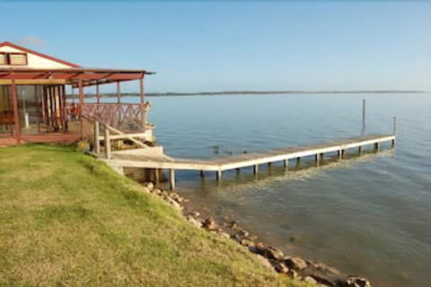 Meningie's Waterfront Motel - Broome Tourism 4