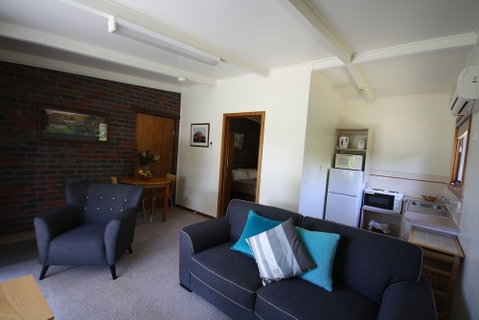 Halls Haven Holiday Units - Broome Tourism 6