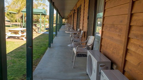 Deniliquin Country Club Motor Inn - Broome Tourism 1