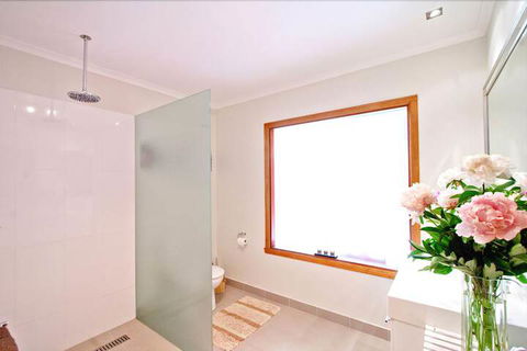 Adriennes Country Retreat - Broome Tourism 5