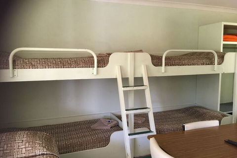 Warrumbungles Mountain Motel - Broome Tourism 3