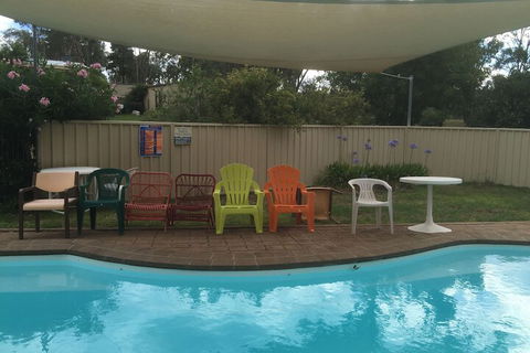 Warrumbungles Mountain Motel - Broome Tourism 2