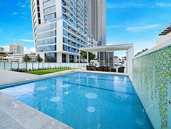 Gold Coast Private Apartments - Broome Tourism 1