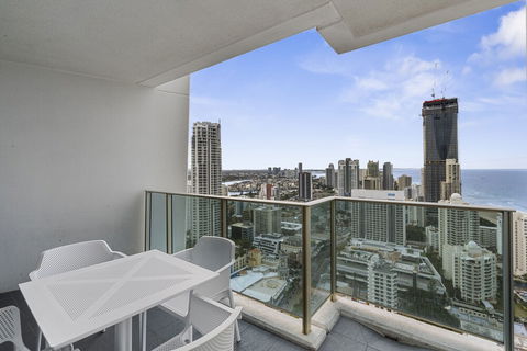 Gold Coast Private Apartments - Broome Tourism 6
