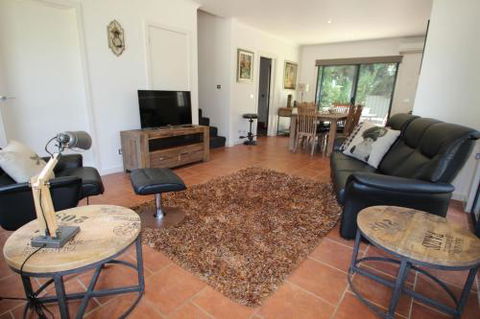 Avignon In Bright - Broome Tourism 6
