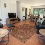 Avignon In Bright - Broome Tourism 0