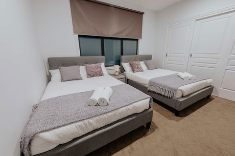 116glen Manor 3 - Broome Tourism 5