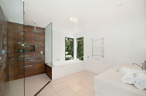 A PERFECT STAY - The Hawk At Wategos - Broome Tourism 5