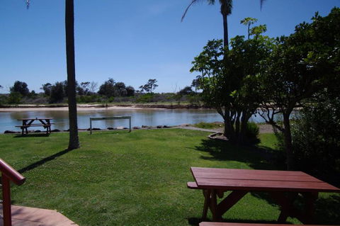 Beachfront 1 25 Willow Street - Broome Tourism 4