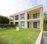 Bagnall Views 2 / 161 Government Rd Stylish  modern duplex across the road to the waters edge - Broome Tourism