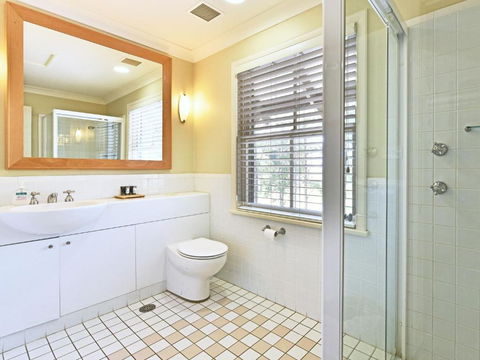Villa Executive 2br Moscato Resort Condo Located Within Cypress Lakes Resort (nothing Is More Central) - Broome Tourism 3