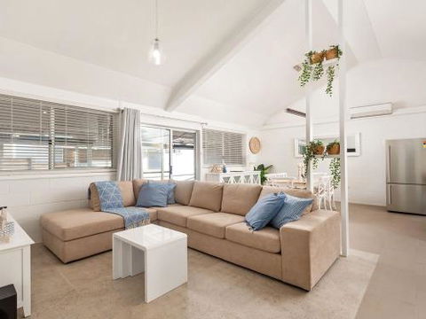 Little Kingsley Beach House 59A Kingsley Drive - Broome Tourism 0