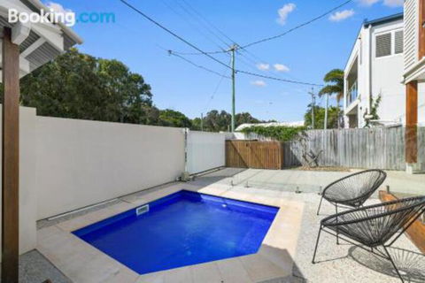 Mudjimba Island Beach House - Broome Tourism 1
