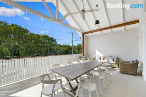 Mudjimba Island Beach House - Broome Tourism 6