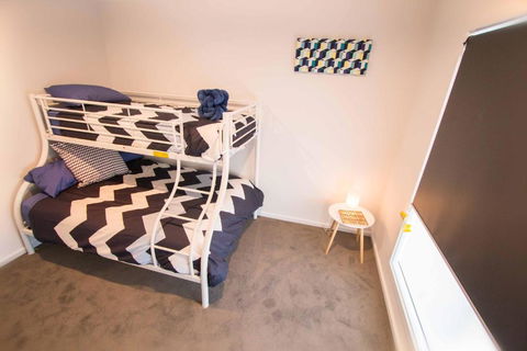 Contemporary â€˜Espritâ€™ With River Reserve Access - Broome Tourism 4