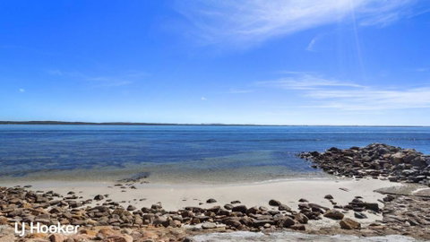 Yacaaba Beautiful Waterfront Location - Broome Tourism 3
