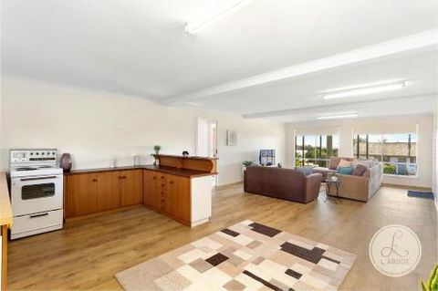 TASSIE SEASIDE SERENITY LAbode Accommodation - Broome Tourism 5