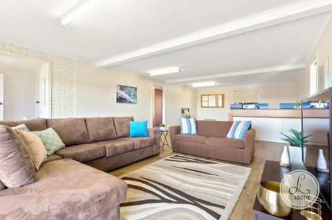 TASSIE SEASIDE SERENITY LAbode Accommodation - Broome Tourism 2