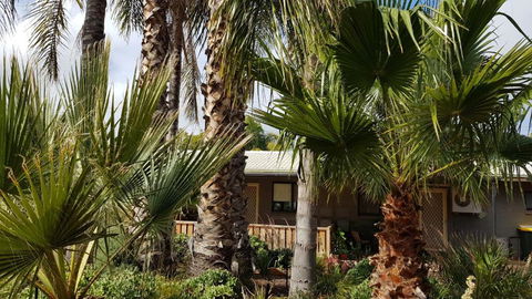 Red Ochre â€“ Large 1BR With Private Courtyard - Broome Tourism 3