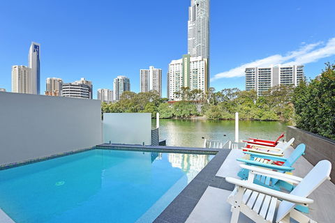 GC Private Homes - Waterfront Villas - Broome Tourism 0